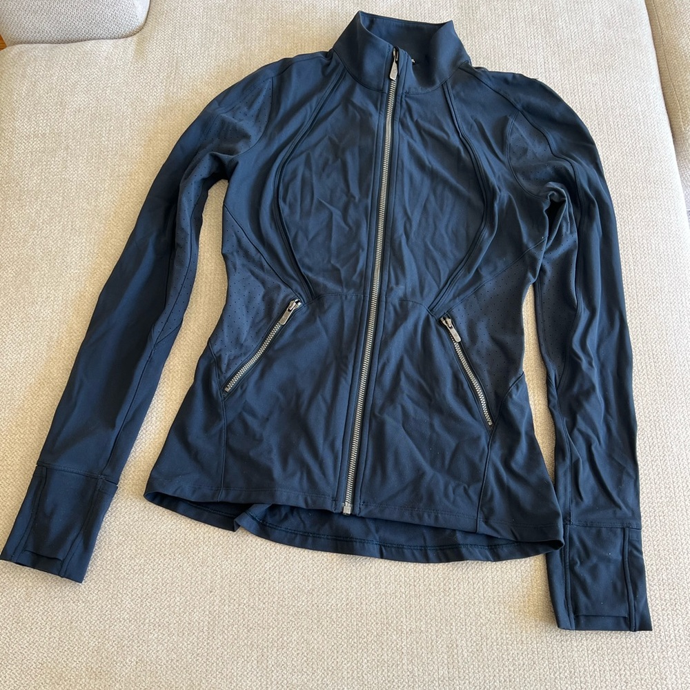 Lululemon women’s jacket, navy size 6